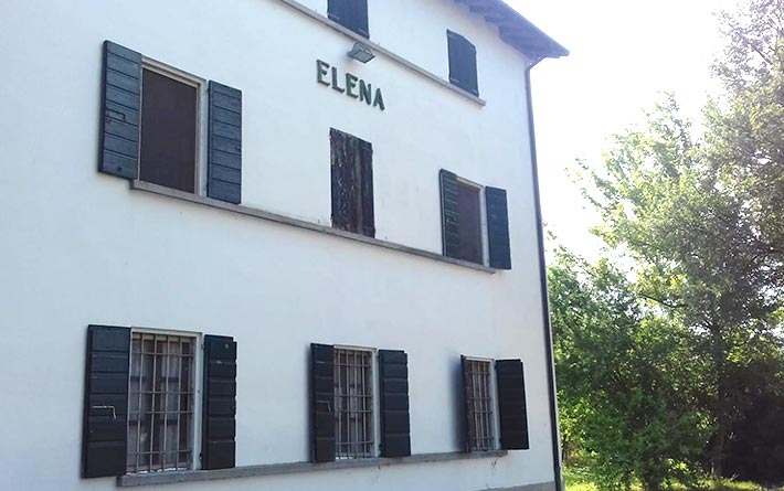 Società Agricola Bartoli Roberto and Federico: façade of the Elena farmhouse